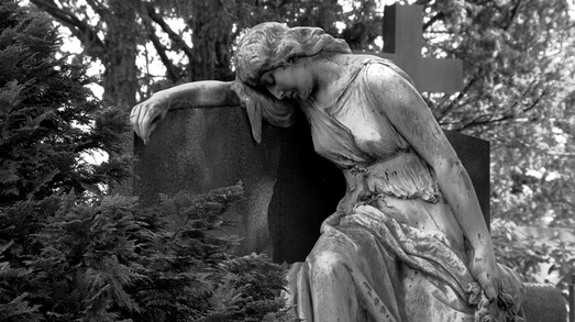 angel statue in cemetery